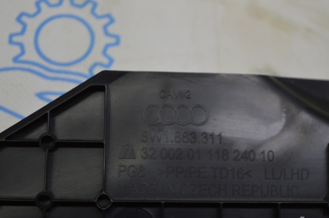 VAG 8W1863311A4PK Накладка декоративная центральной консоли в наличии Украина
