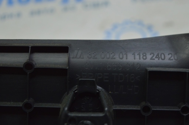 VAG 8W1863312A4PK Накладка декоративная центральной консоли в наличии Ровно