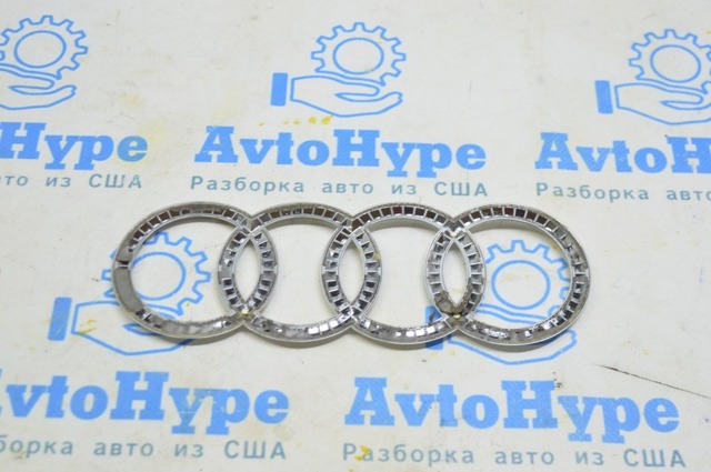 Эмблема на крышку багажника 8W58537422ZZ VAG