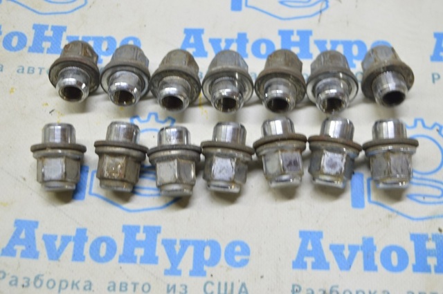 TOYOTA 9008494001 Гайки колесные в наличии Львов