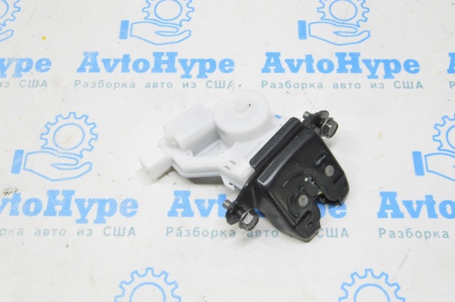 Замок крышки багажника 90502DF30A NISSAN