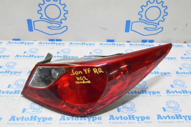 Задний правый внешний фонарь 924023Q000 HYUNDAI