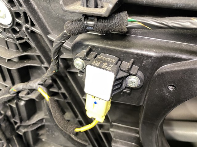 95920F2100 HYUNDAI Датчик удара купить в Николаев
