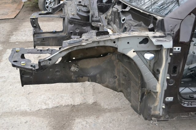 Правый передний лонжерон 95B803104YGRV PORSCHE