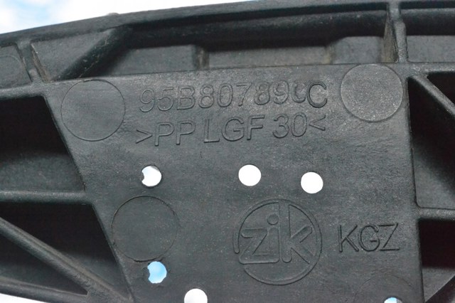 95B807890C PORSCHE Направляющая переднего бампера правая купить в Павлоград