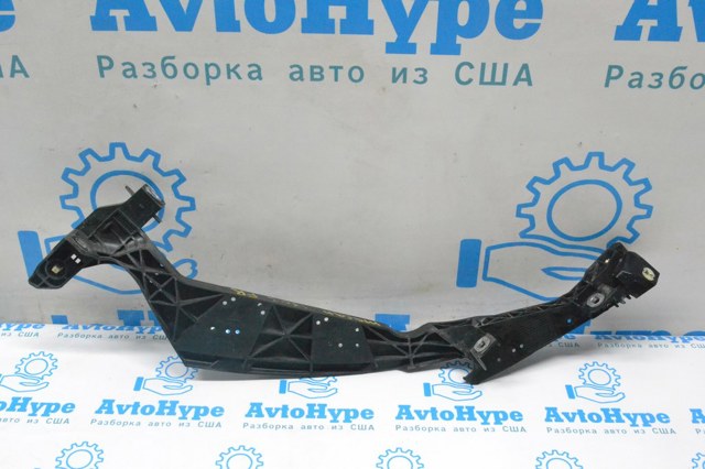 Направляющая переднего бампера, правая 95B807890C PORSCHE