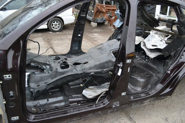 Стойка кузова центральная левая 95B809021YGRV PORSCHE