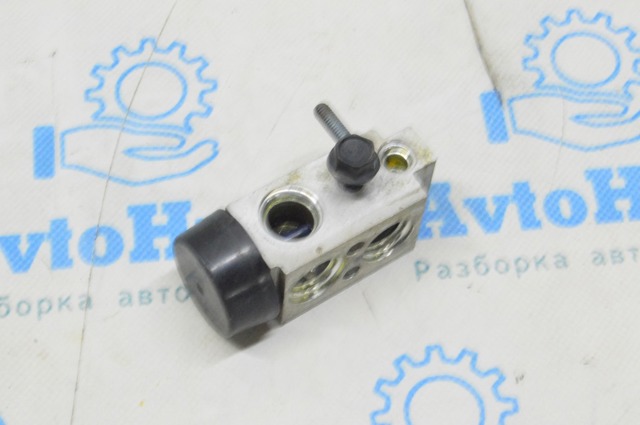 HYUNDAI 976263R000 Клапан TRV кондиционера в наличии Днепр
