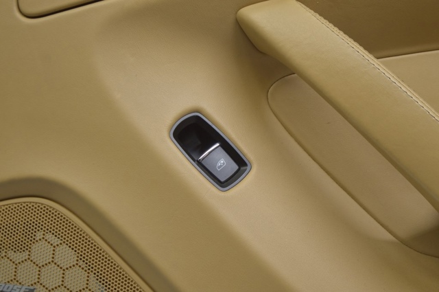 Кнопка стеклоподъемника передняя правая 9A795985500DML PORSCHE