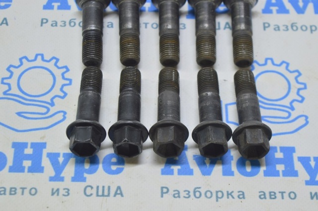 Болт колеса A0009907607 MERCEDES