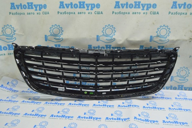 MERCEDES A2228800083 Решетка радиатора в наличии Киев