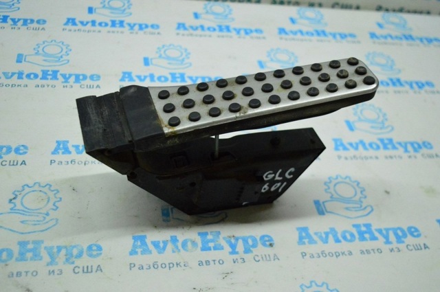 Педаль акселератора A2533000004 MERCEDES