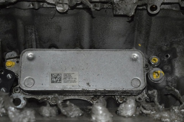 A6421800165 MERCEDES Радиатор масляный (холодильник), под фильтром купить в Киев