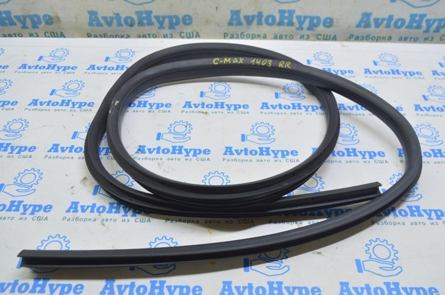 Уплотнитель двери задней, (на кузове) AM5Z5825324D FORD