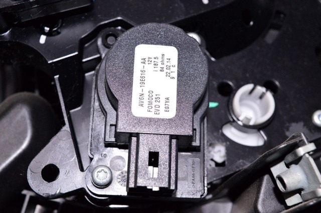 Мотор заслонки печки AV6N19E616AA FORD