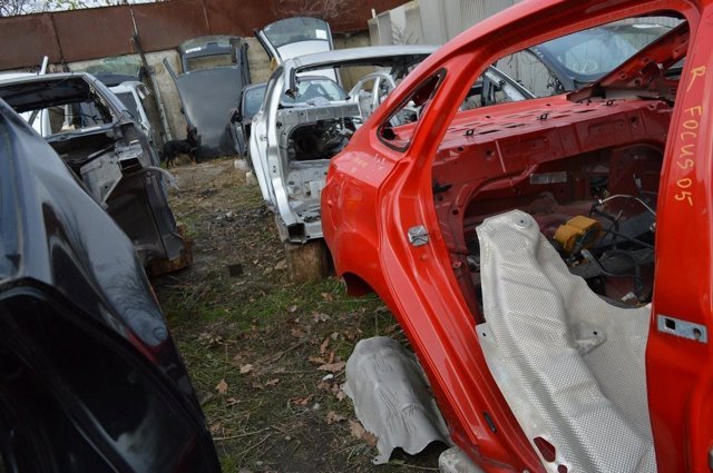 FORD CM5Z5427840A Крыло заднее правое в наличии Винница