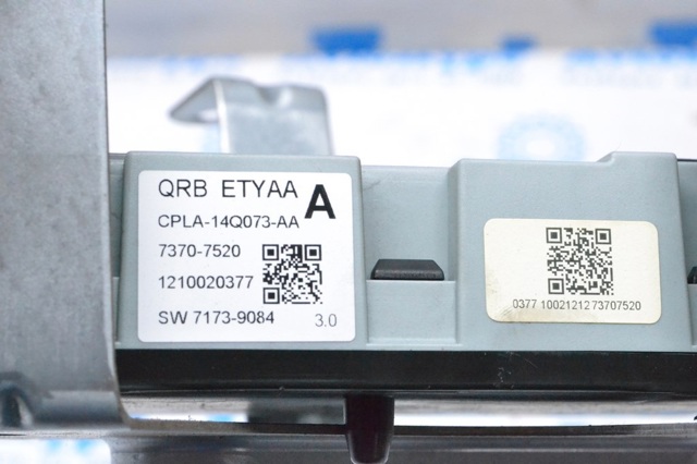LAND ROVER CPLA14Q073AA Блок предохранителей задний салонный в наличии Днепр