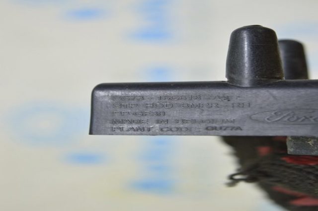 FORD DS7Z16758C Буфер (отбойник) капота в наличии Запорожье