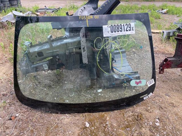 DS7Z5403100A Лобовое стекло купить Винница
