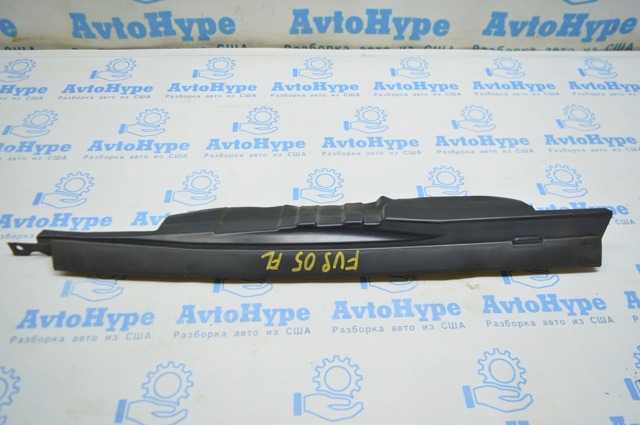 Уплотнитель крыла DS7Z5802039A FORD
