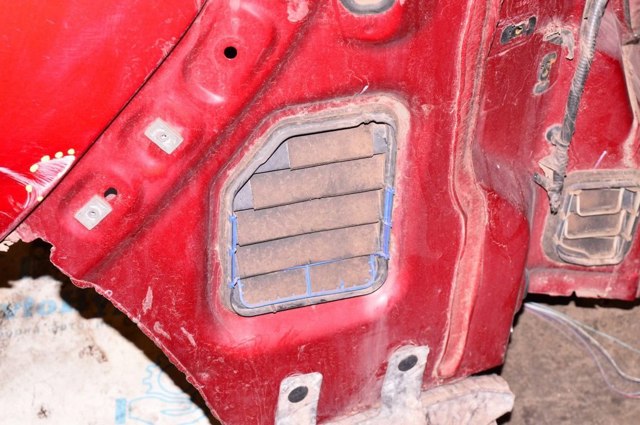 FORD EM2Z61280B62H Решетка вентиляции салона задняя левая в наличии Харьков