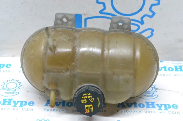  Расширительный бачок FR3Z8A080A FORD