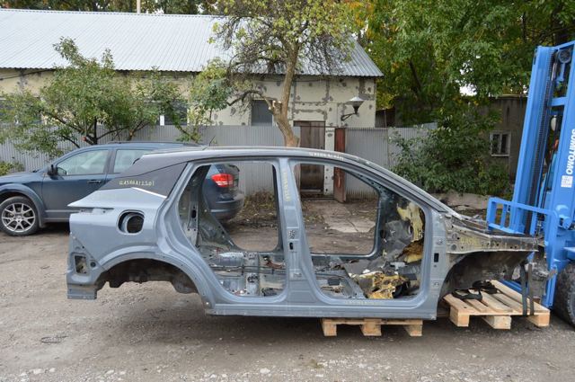 Крыло заднее правое G81126UAMA NISSAN