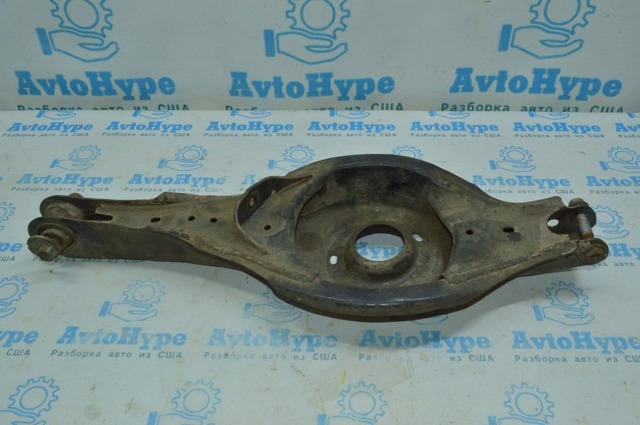 Балансир задний левый GHP928350A MAZDA