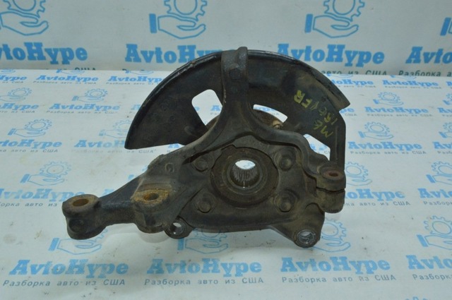 Цапфа - поворотный кулак передний, правый GHP933021A MAZDA