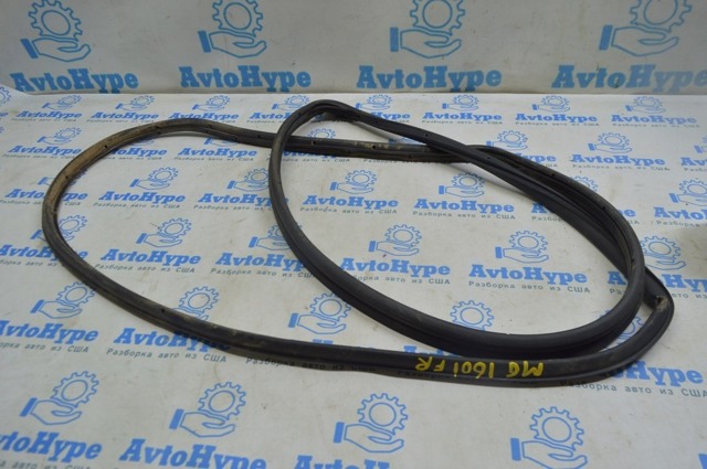 Прокладка двери передней правой GHP958760C MAZDA
