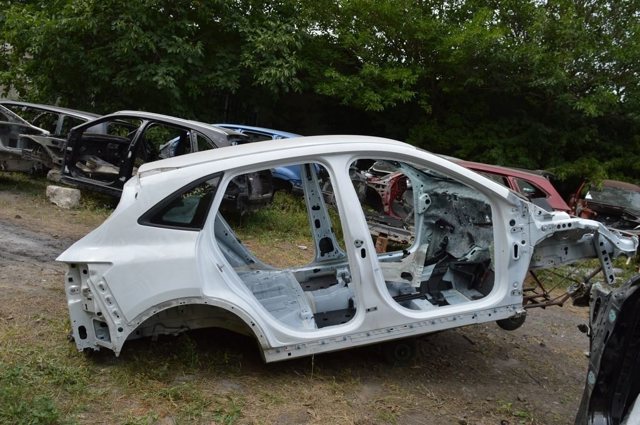 Крыло правое заднее LJ6Z78278A92A FORD