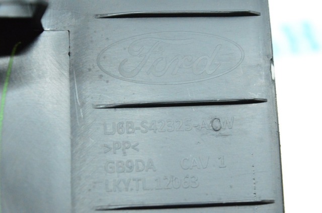 FORD LJ6Z7842411AA Обшивка (облицовка) крышки багажника (двери 3/5-й задней) в наличии Хмельницкий