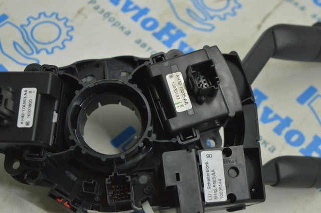 LR016973 Подрулевой переключатель купить Ужгород