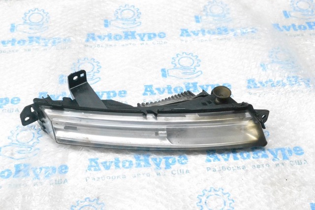 Противотуманка правая LR033406 LAND ROVER