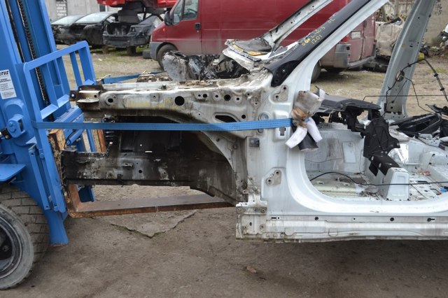 Лонжерон передний левый LR036510 LAND ROVER