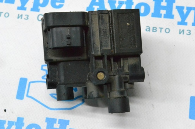 Блок клапанов регулируемой подвески, задний LR037082 LAND ROVER