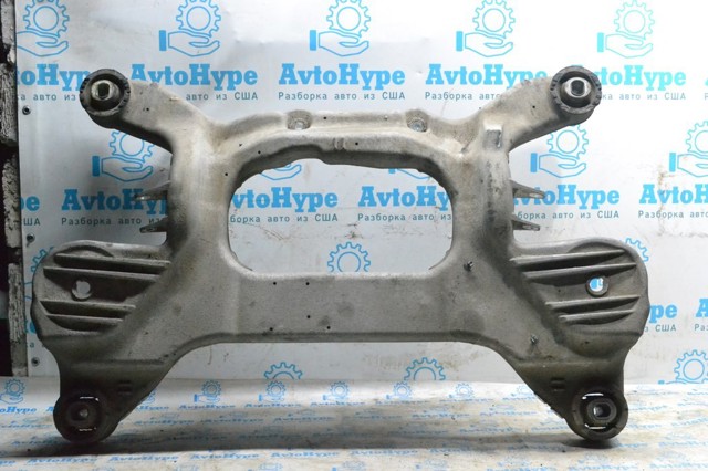 Подрамник задней подвески LR037517 LAND ROVER