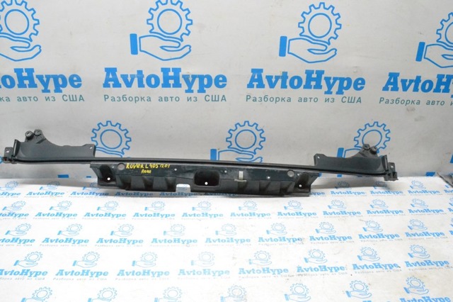 Кронштейн бампера заднего, центральный LR037923 LAND ROVER
