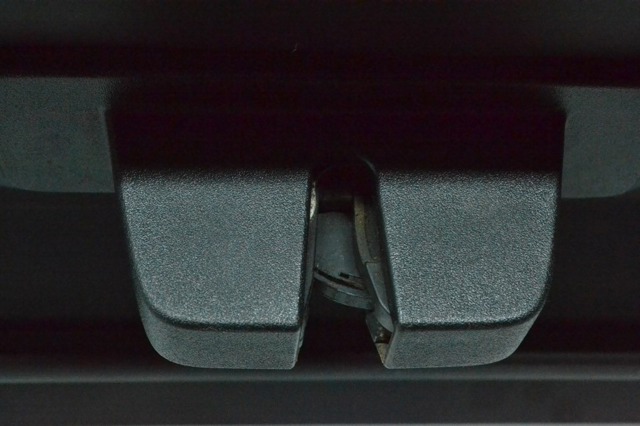 LR048039 LAND ROVER Замок крышки багажника (двери 3/5-й задней) купить в Кривой Рог
