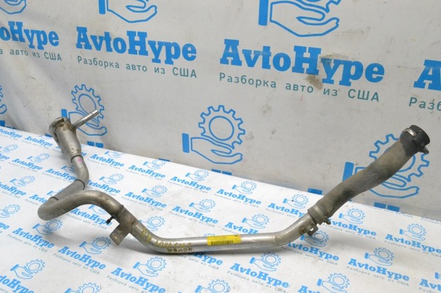 Заливная горловина топливного бака LR051672 LAND ROVER