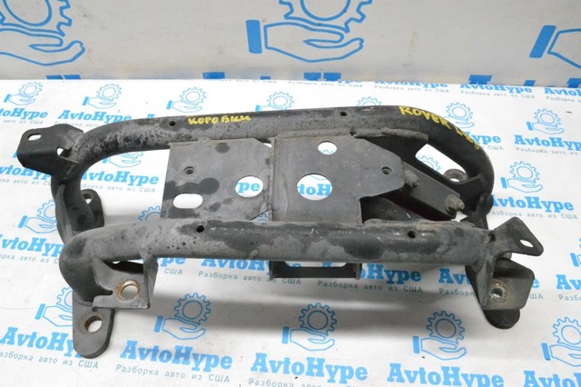 Крепление кпп LR052331 LAND ROVER