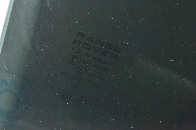 LR052676 LAND ROVER Стекло двери задней правой купить в Николаев