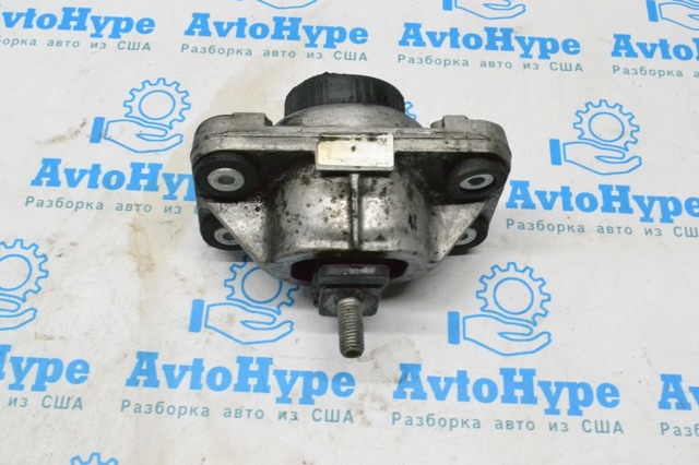 Правая опора ДВС LR057814 LAND ROVER