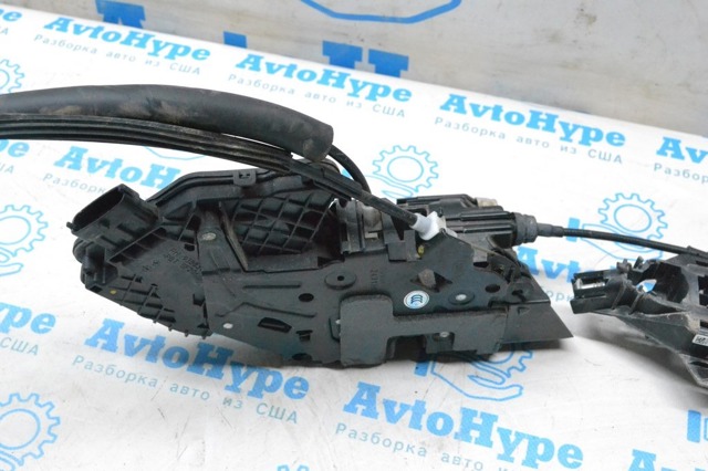 Замок задней двери, правой LR064803 LAND ROVER