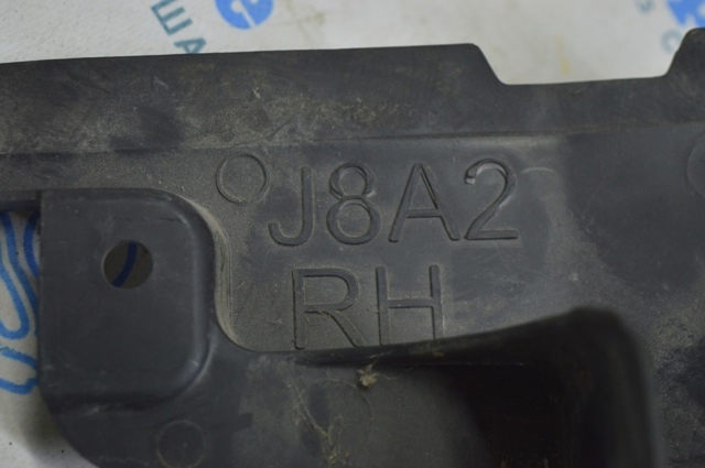 LR092686 Правый дефлектор радиатора купить Харьков