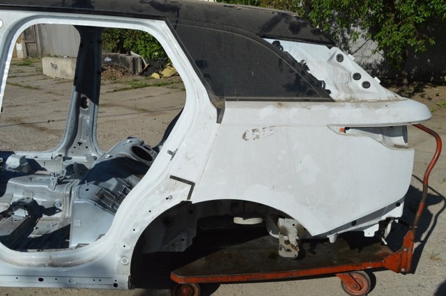 LAND ROVER LR093217 Стекло кузова (багажного отсека) левое в наличии Винница