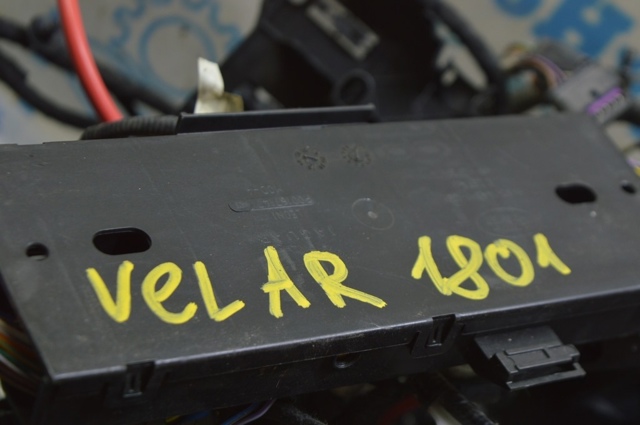 LR095056 LAND ROVER купить в Ирпень