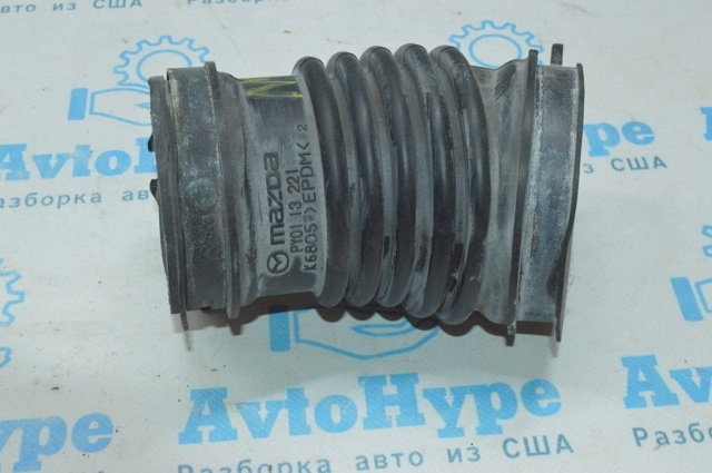 PY0113221 MAZDA Патрубок воздушный, выход воздушного фильтра купить в Винница