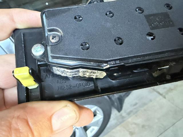 848200F030 TOYOTA Кнопочный блок управления стеклоподъемником передний левый купить в Запорожье