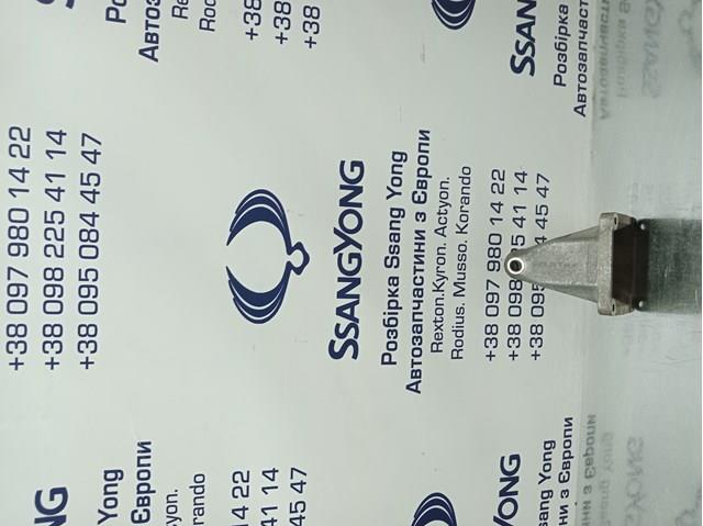 SSANG YONG 6652232304 Кронштейн подушки (опоры) двигателя правой в наличии Черновцы